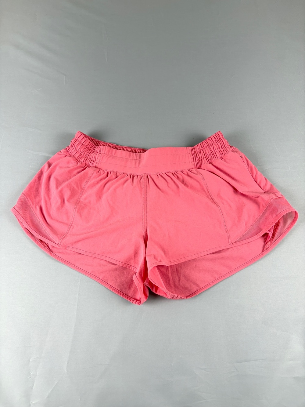 Lululemon Hotty Hot Low Rise Lined Short 2.5” Sakura Pink size 8 W7AUSR